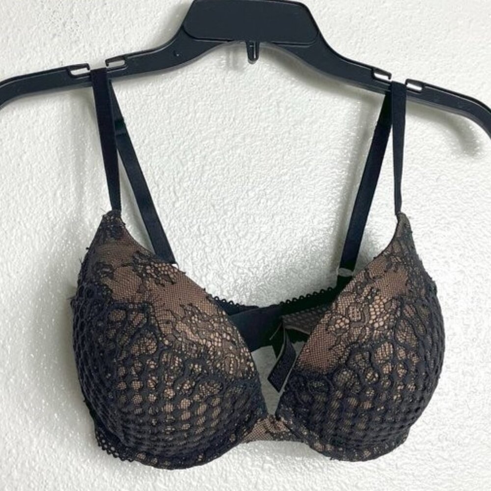 Victoria's Secret Very Sexy Push-Up Bra Nude with Black Lace - Picture 2 of 5